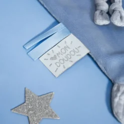 Baby'Nat - Lapin Lange - Doudou Plat Bleu 25 Cm 9 Baby'Nat - Lapin Lange - Doudou Plat Bleu 25 Cm -Magasin De Jouets lapin20lange2020plat20bleu202520cm 2